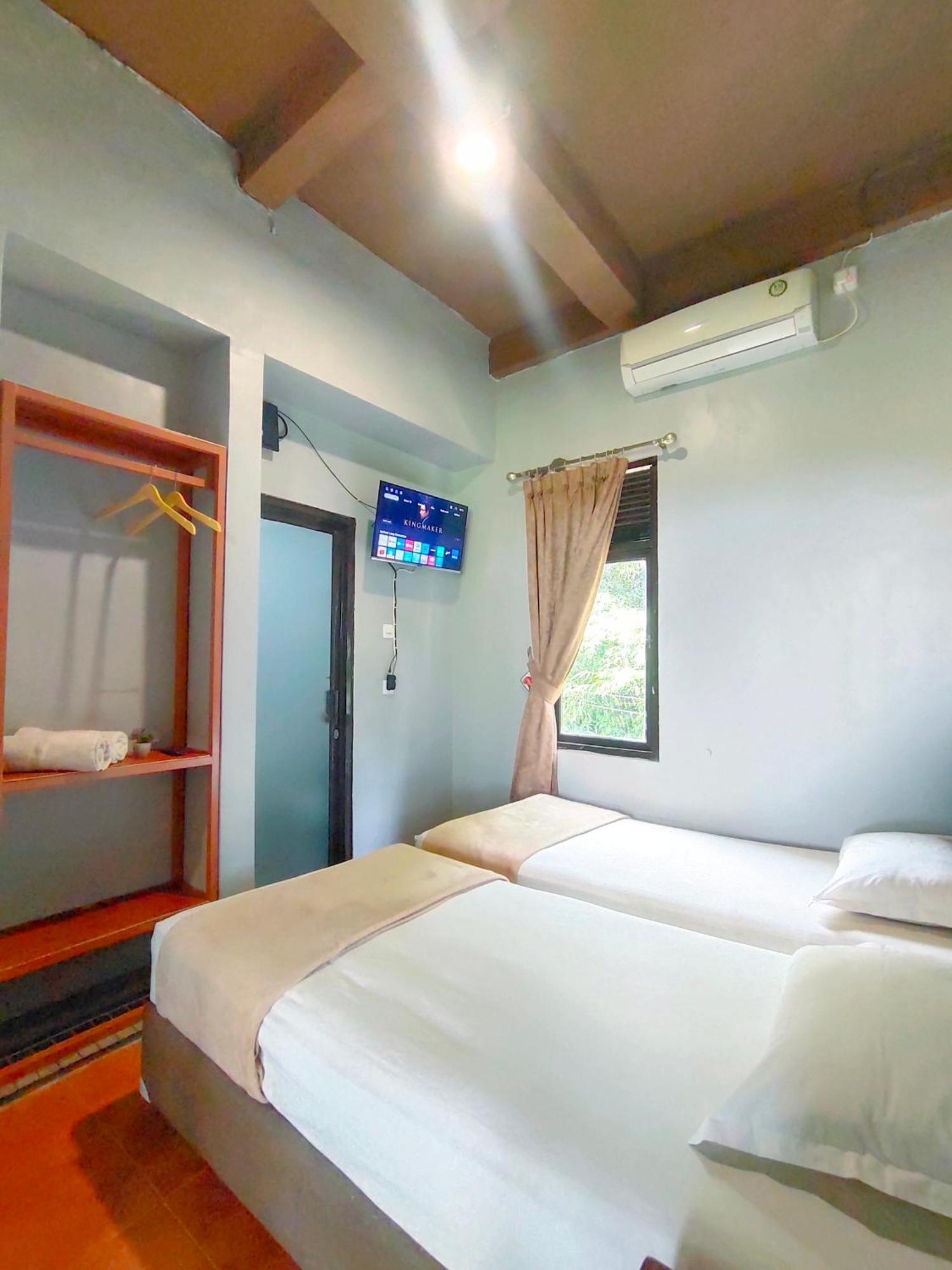 Degung Hillside Hotel Bogor Exterior photo